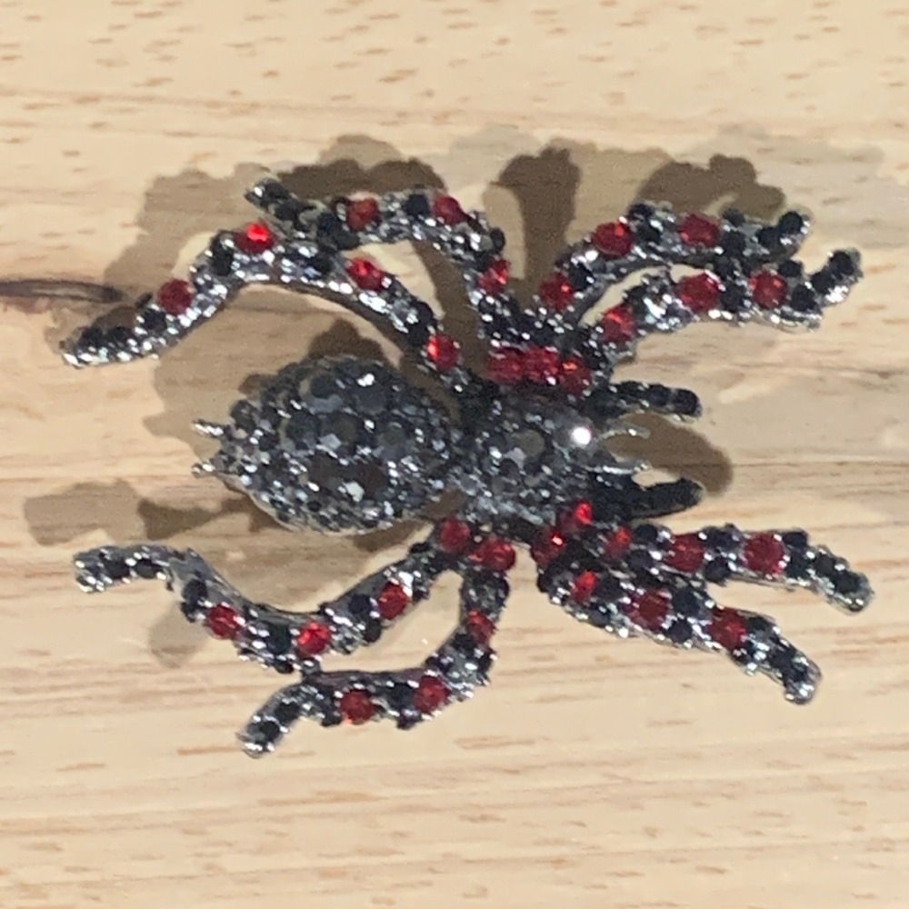 Spider Brooch Pin Red Black Rhinestone Silver Tone Goblincore Goth Jewelry 2"